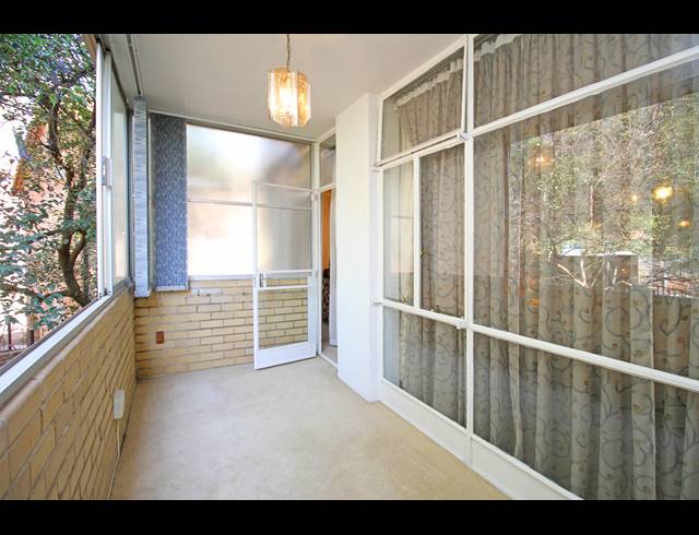 1 BEDROOM APARTMENT FOR SALE IN HOUGHTON ESTATE